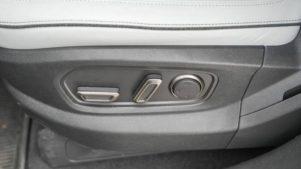 2023 Rivian R1S - Images - 22