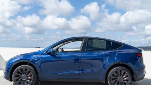2023 Tesla Model Y 7SAYGDEF3PF868589