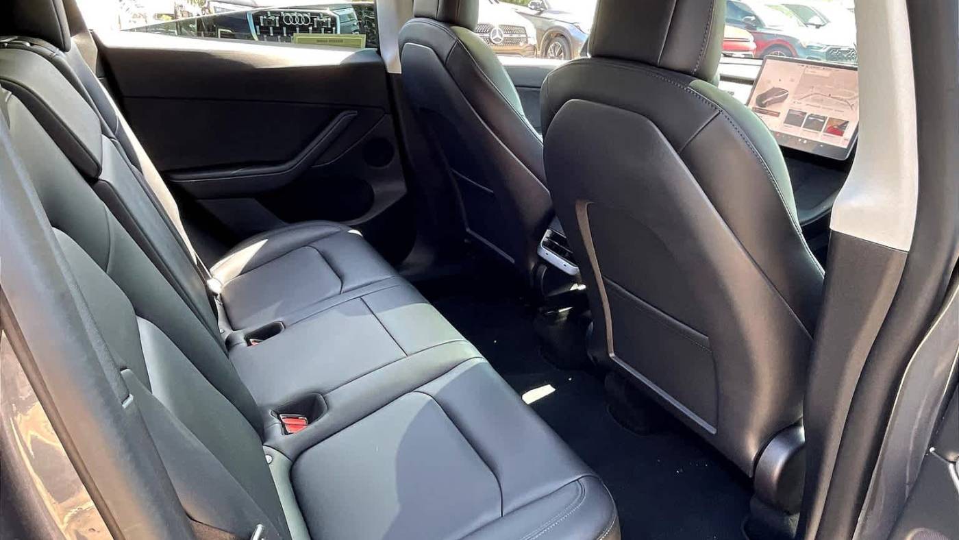 2022 Tesla Model Y 7SAYGDEF8NF400080