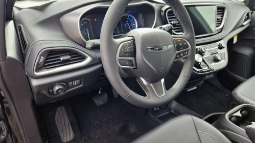 2025 Chrysler Pacifica 2C4RC1S75SR563987