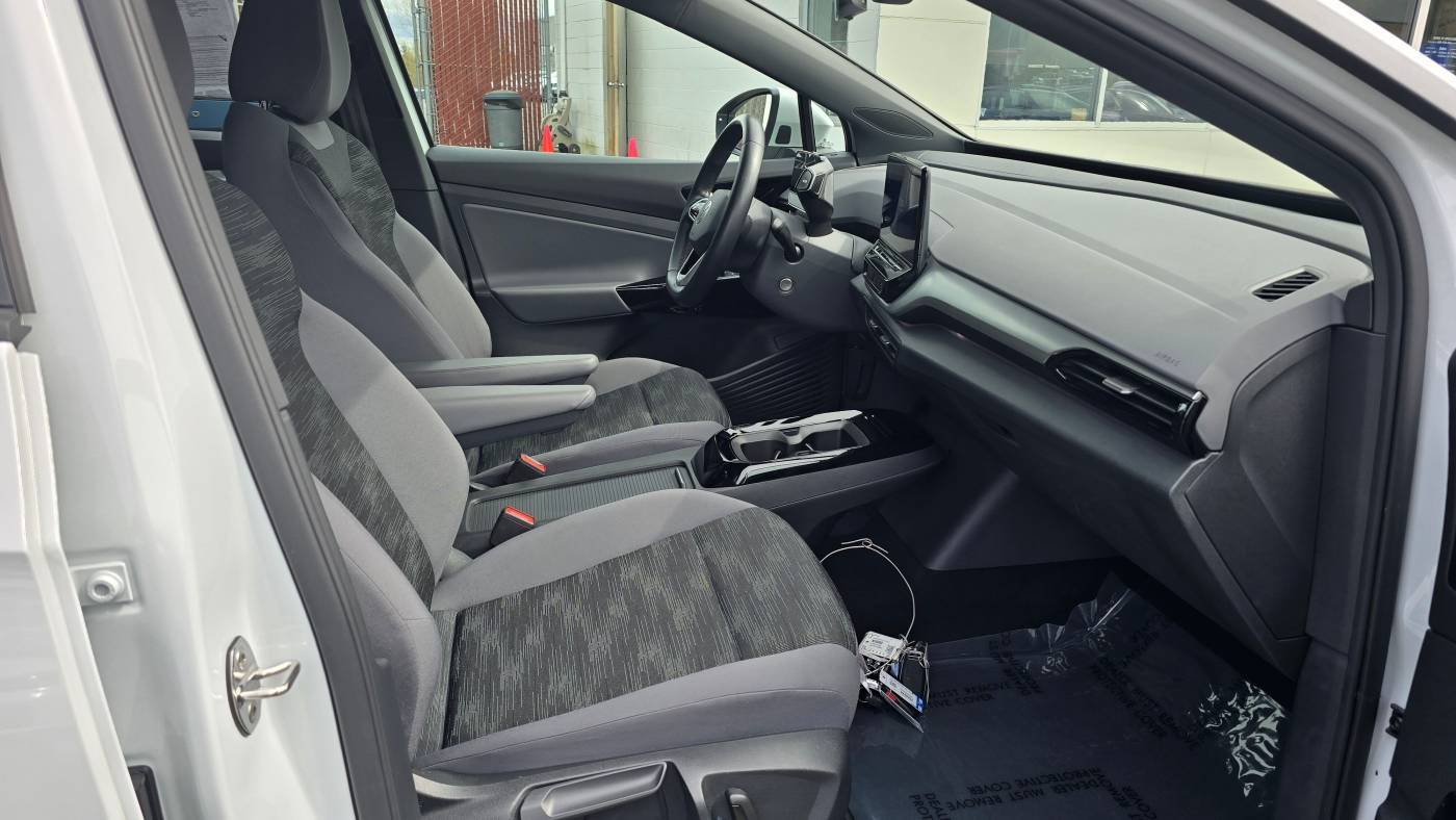 2021 Volkswagen ID.4 WVGRMPE28MP030452
