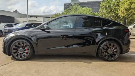 2022 Tesla Model Y 7SAYGDEF1NF389178