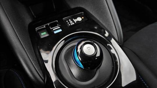 2021 Nissan LEAF 1N4AZ1CV7MC555819