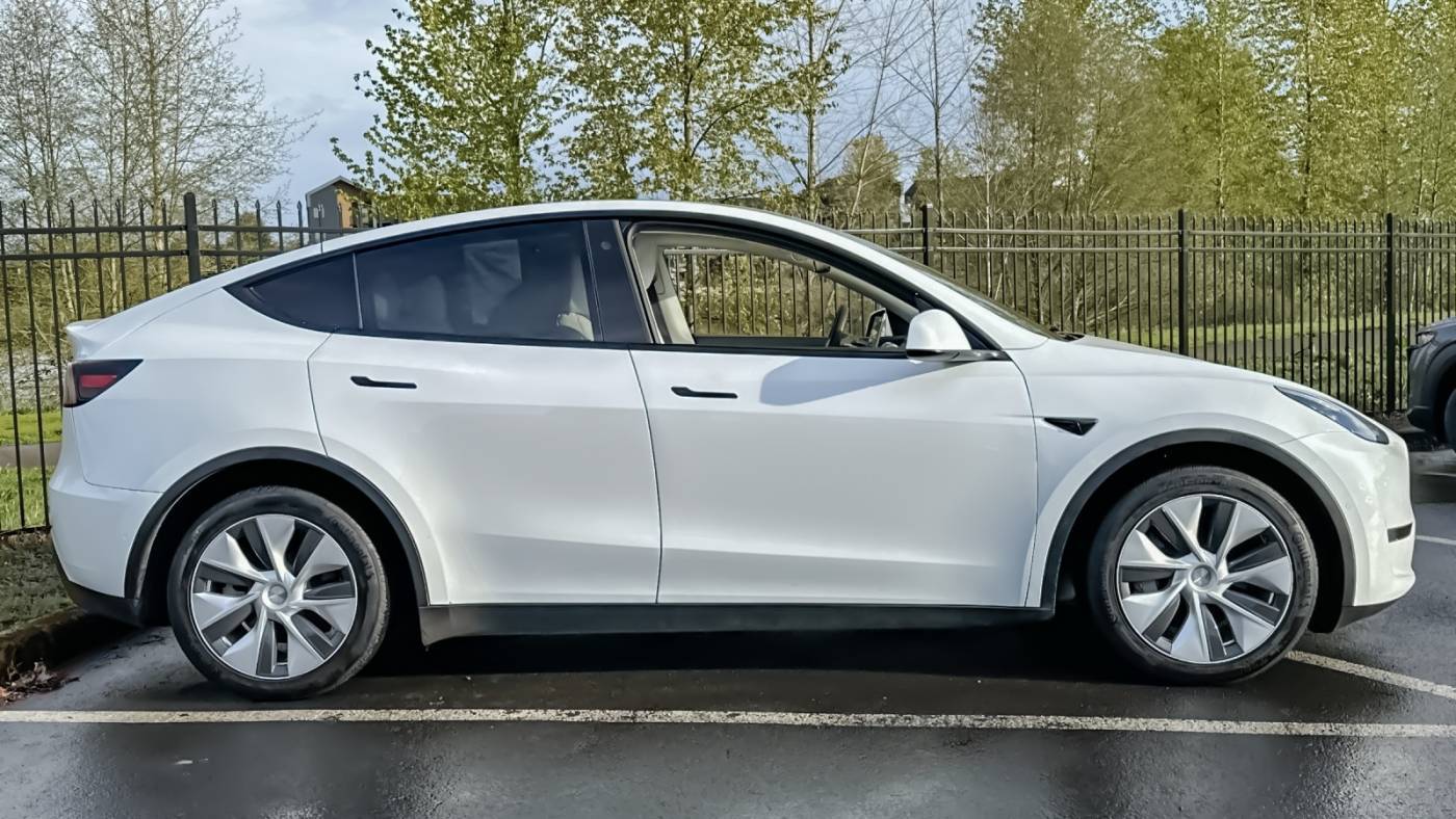 2021 Tesla Model Y 5YJYGDEE8MF265959