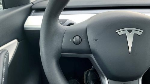 2021 Tesla Model Y 5YJYGDEE1MF067031