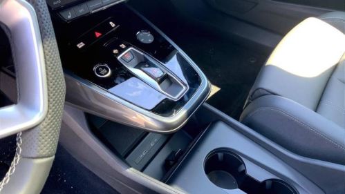 2025 Audi Q4 e-tron WA12UBFZXSP001501