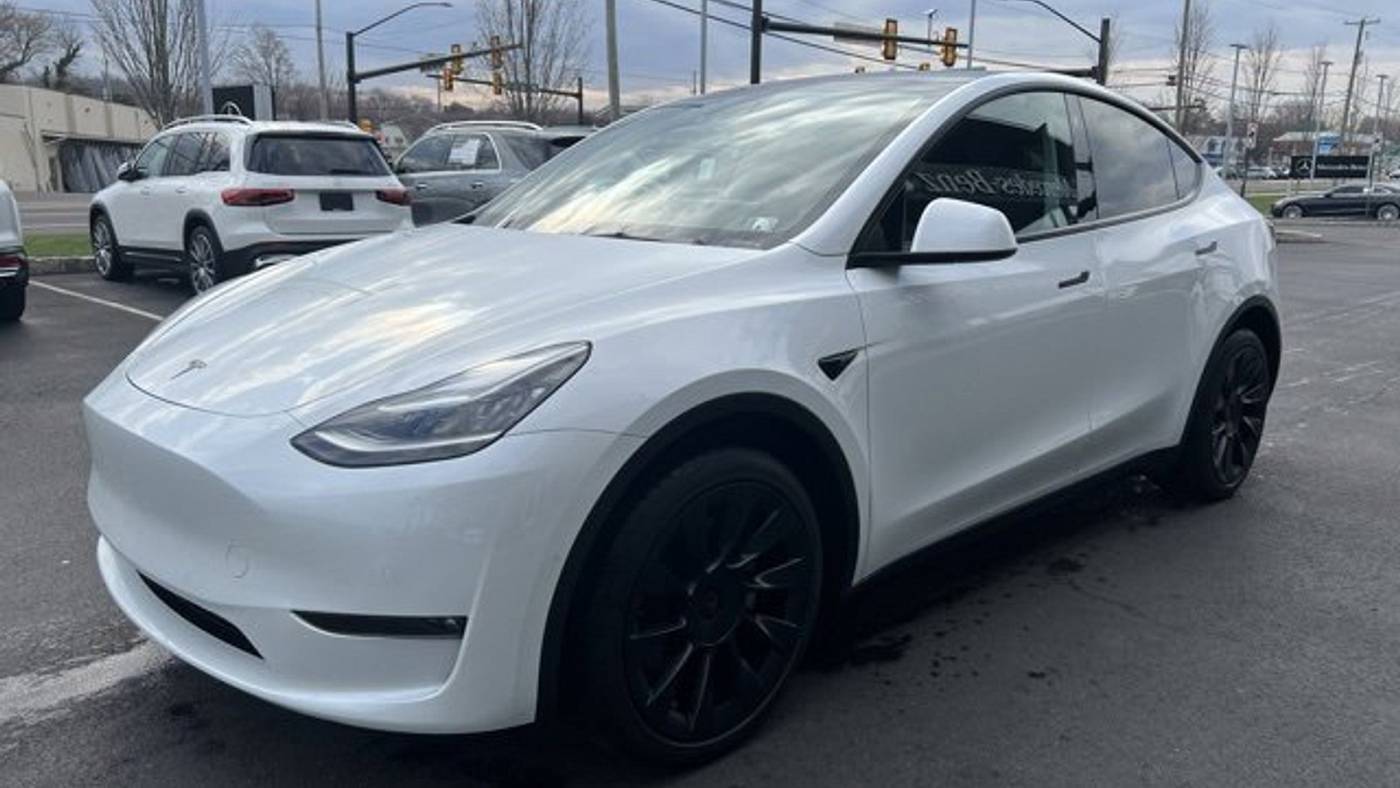 2021 Tesla Model Y 5YJYGDEE0MF255071
