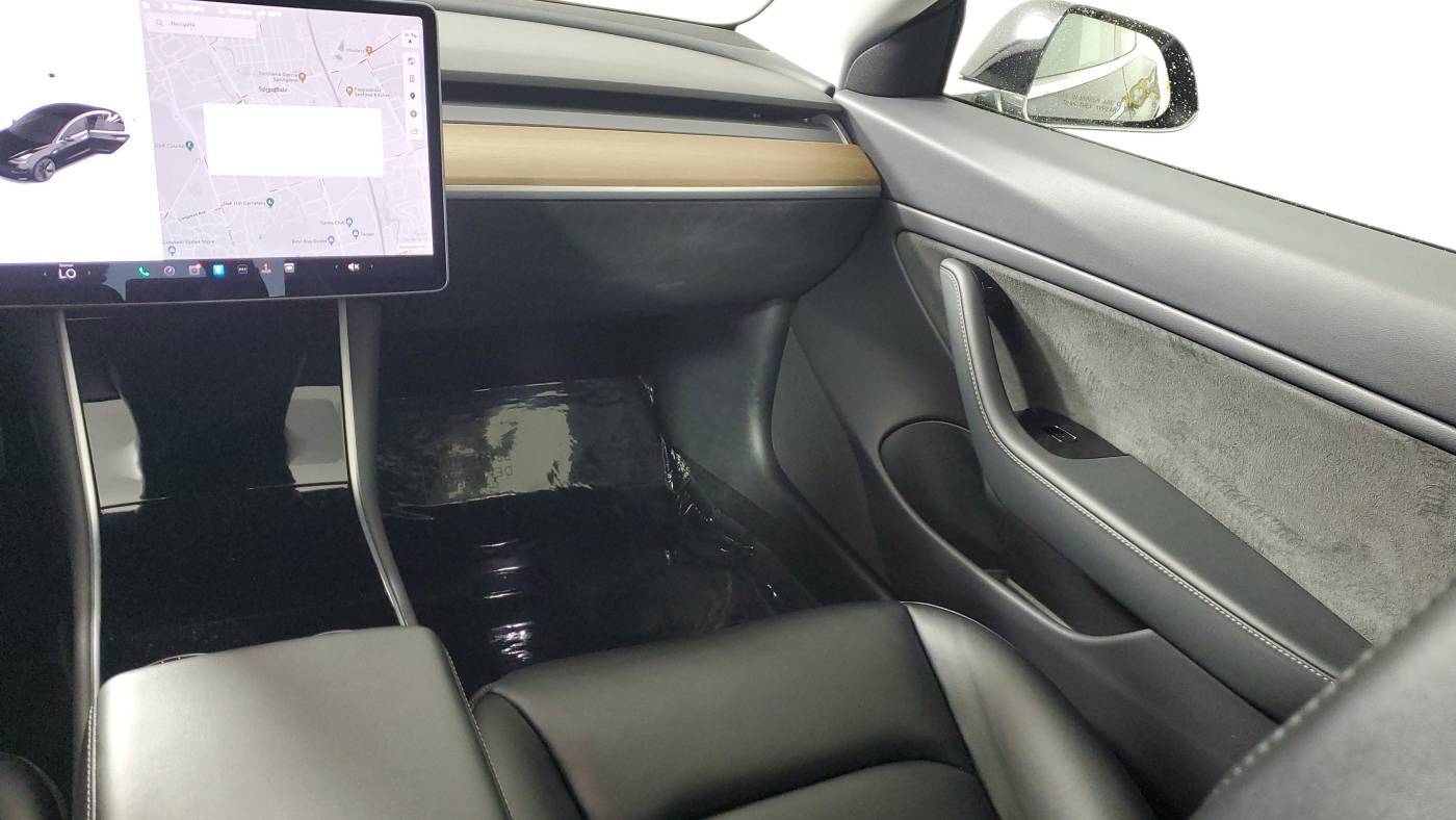 2019 Tesla Model 3 5YJ3E1EB8KF385570