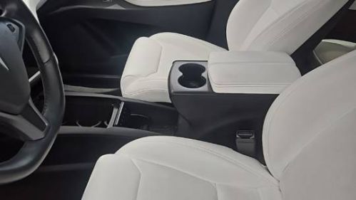 2018 Tesla Model X 5YJXCDE24JF109295