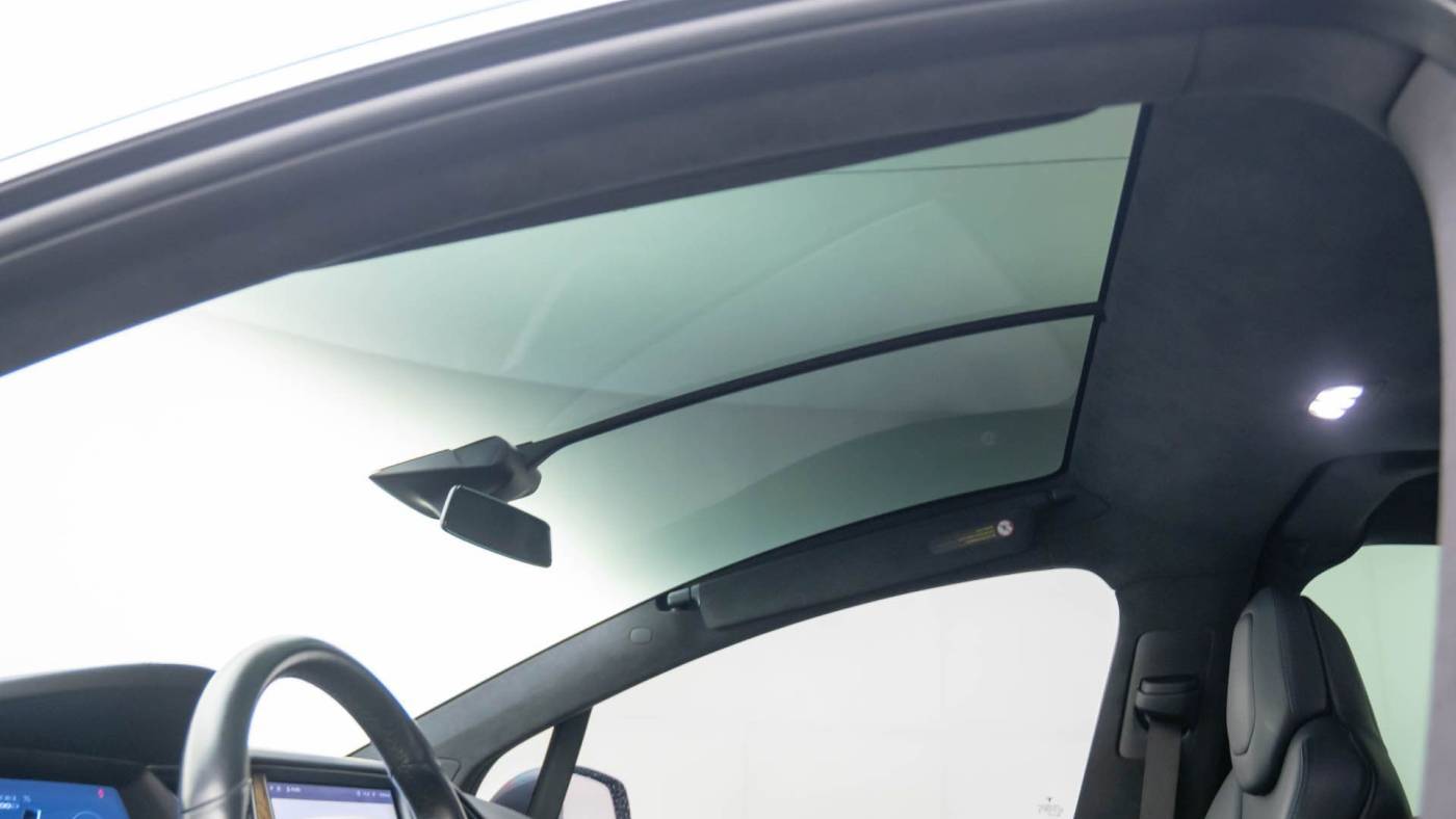 2018 Tesla Model X 5YJXCAE26JF137422