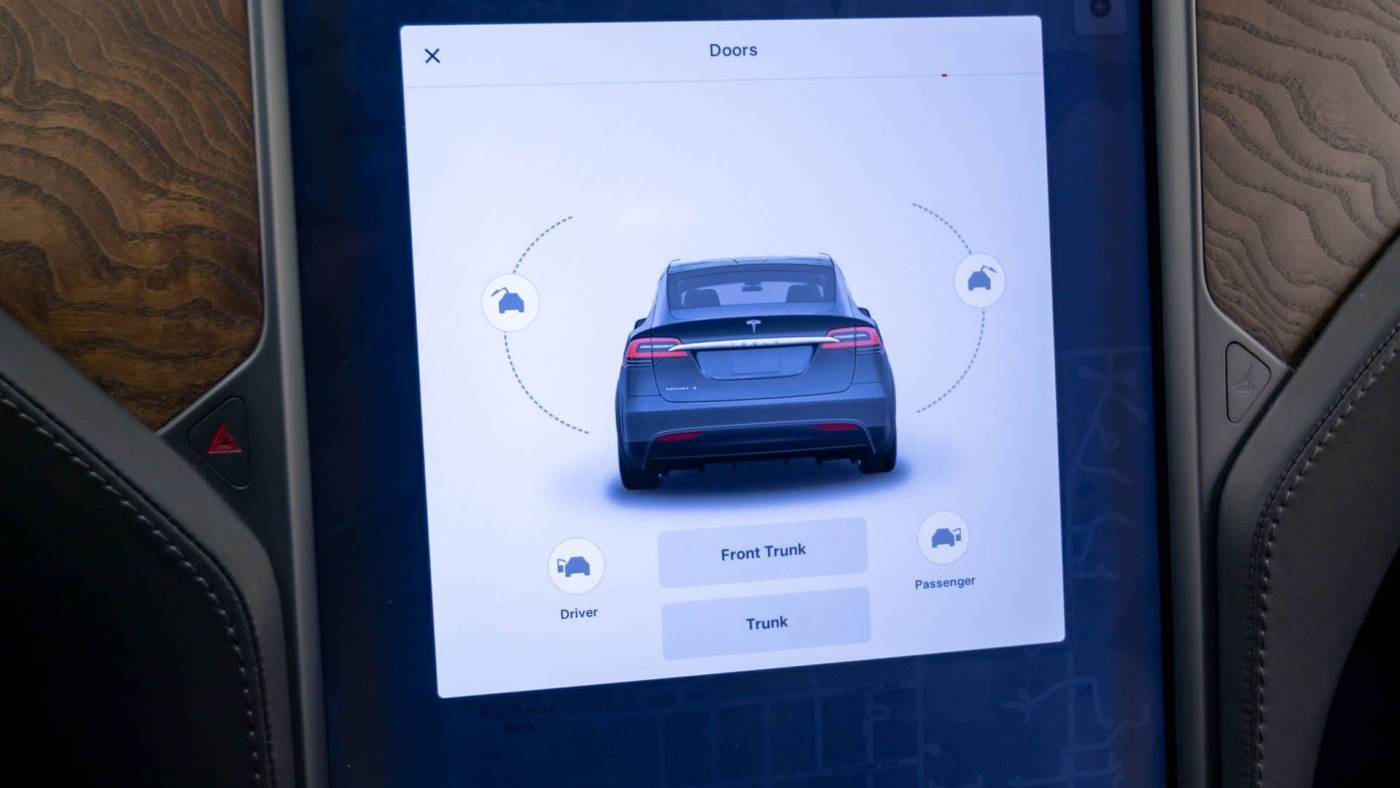 2018 Tesla Model X 5YJXCAE26JF137422
