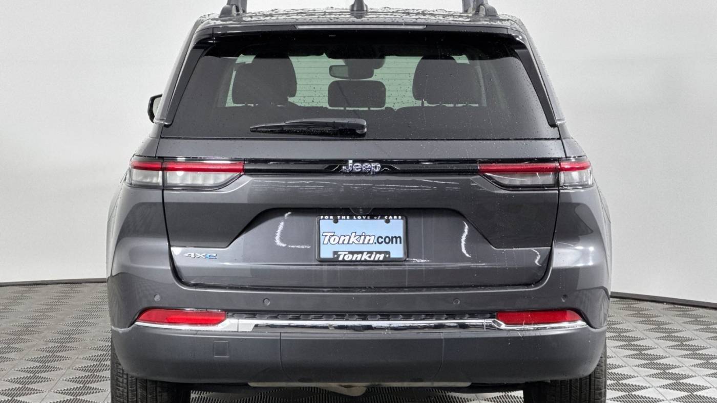 2022 Jeep Grand Cherokee 1C4RJYB62N8716881