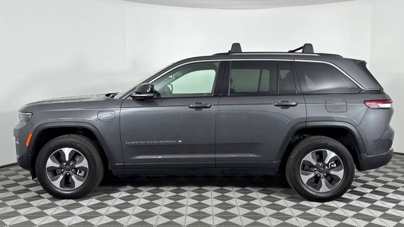 2022 Jeep Grand Cherokee 1C4RJYB62N8716881
