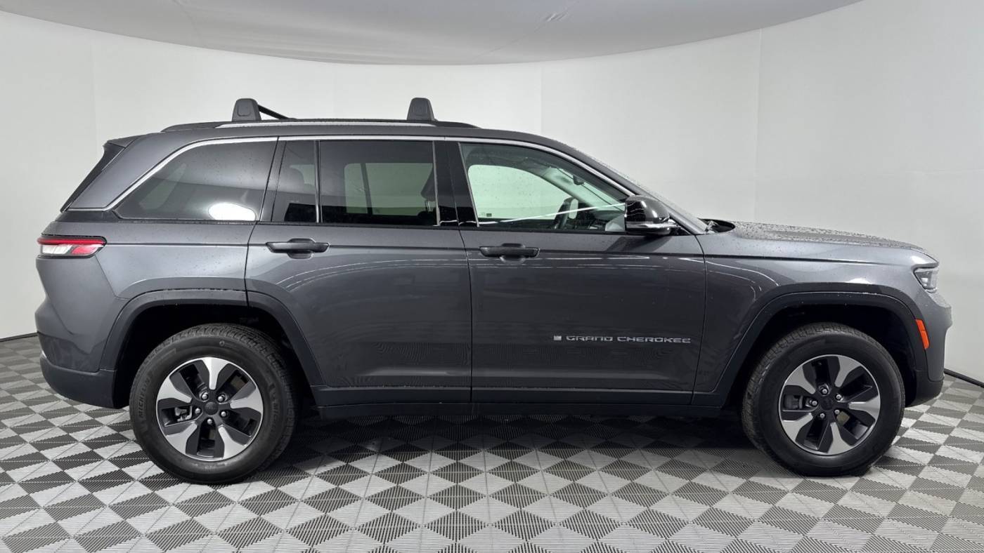 2022 Jeep Grand Cherokee 1C4RJYB62N8716881