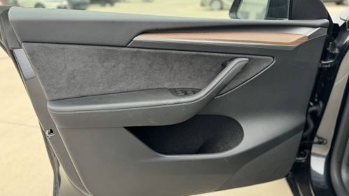 2024 Tesla Model Y 7SAYGDED0RF199313