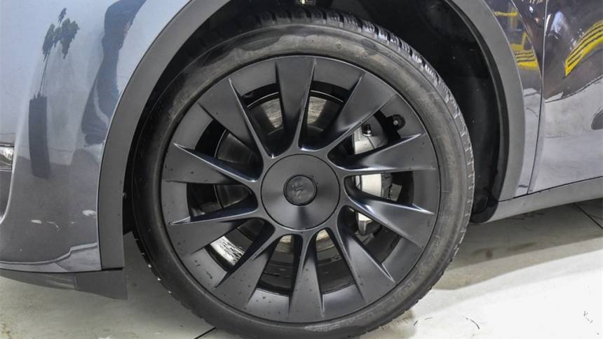 2023 Tesla Model Y 7SAYGDEE3PF608104