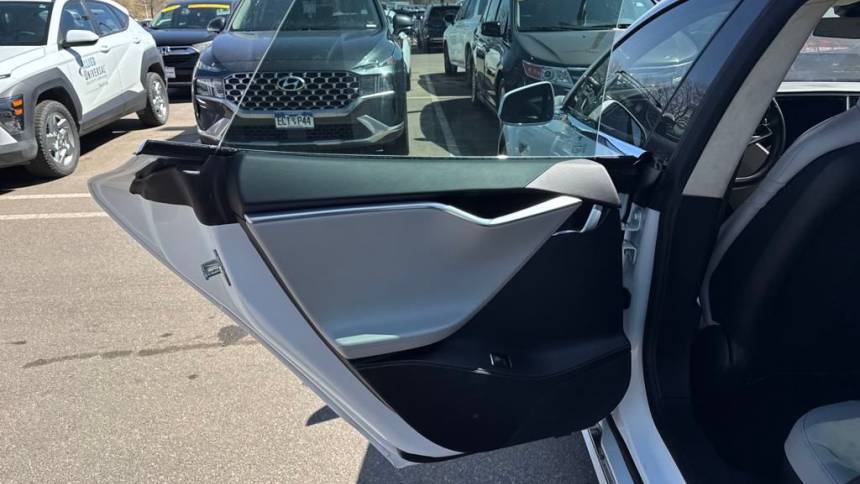 2016 Tesla Model S 5YJSA1E2XGF138422