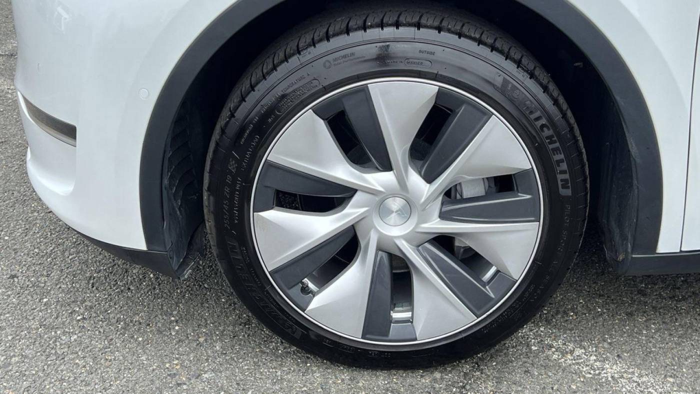 2020 Tesla Model Y 5YJYGDEE2LF020606