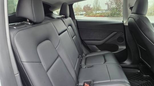 2024 Tesla Model Y 7SAYGAEE2RF190278