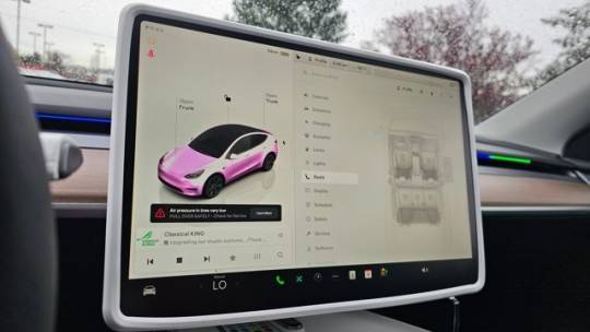2024 Tesla Model Y 7SAYGAEE2RF190278