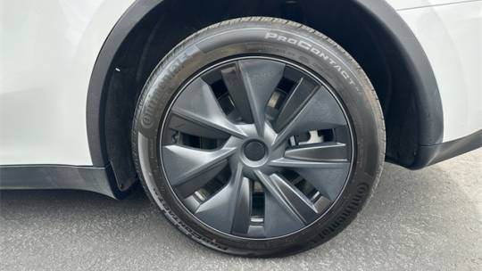 2025 Tesla Model Y 7SAYGDEE9SF239080