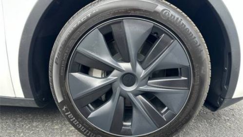 2025 Tesla Model Y 7SAYGDEE9SF239080
