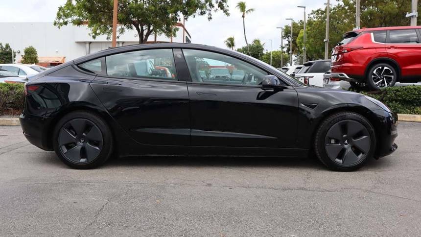 2022 Tesla Model 3 5YJ3E1EA8NF108039