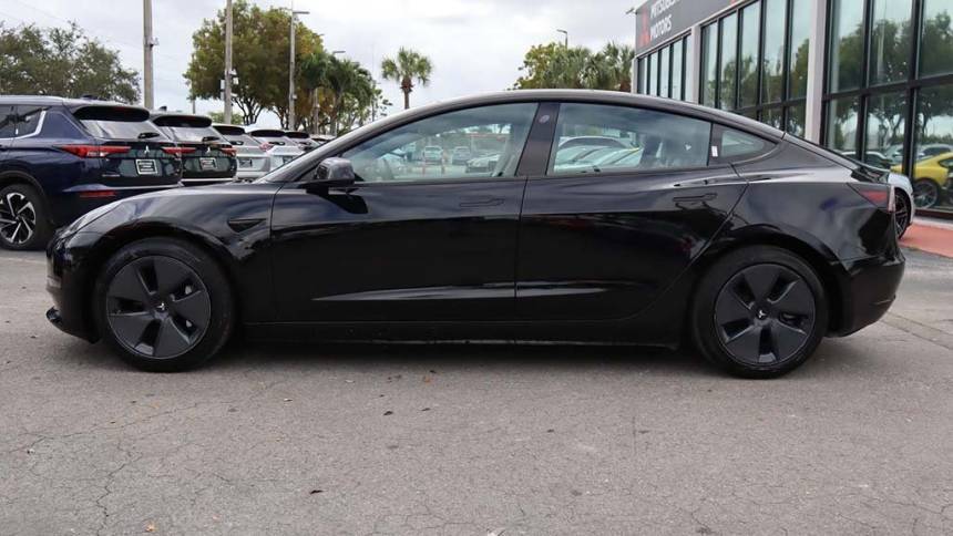 2022 Tesla Model 3 5YJ3E1EA8NF108039