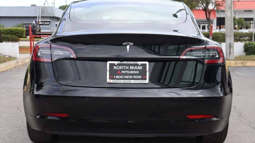 2022 Tesla Model 3 5YJ3E1EA8NF108039