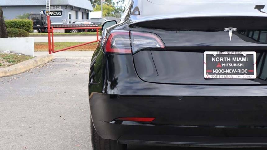 2022 Tesla Model 3 5YJ3E1EA8NF108039