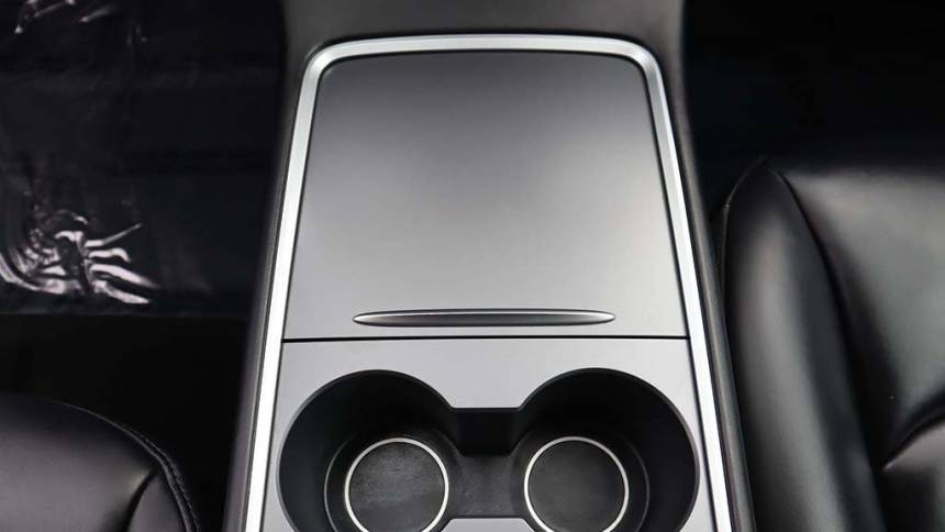 2022 Tesla Model 3 5YJ3E1EA8NF108039