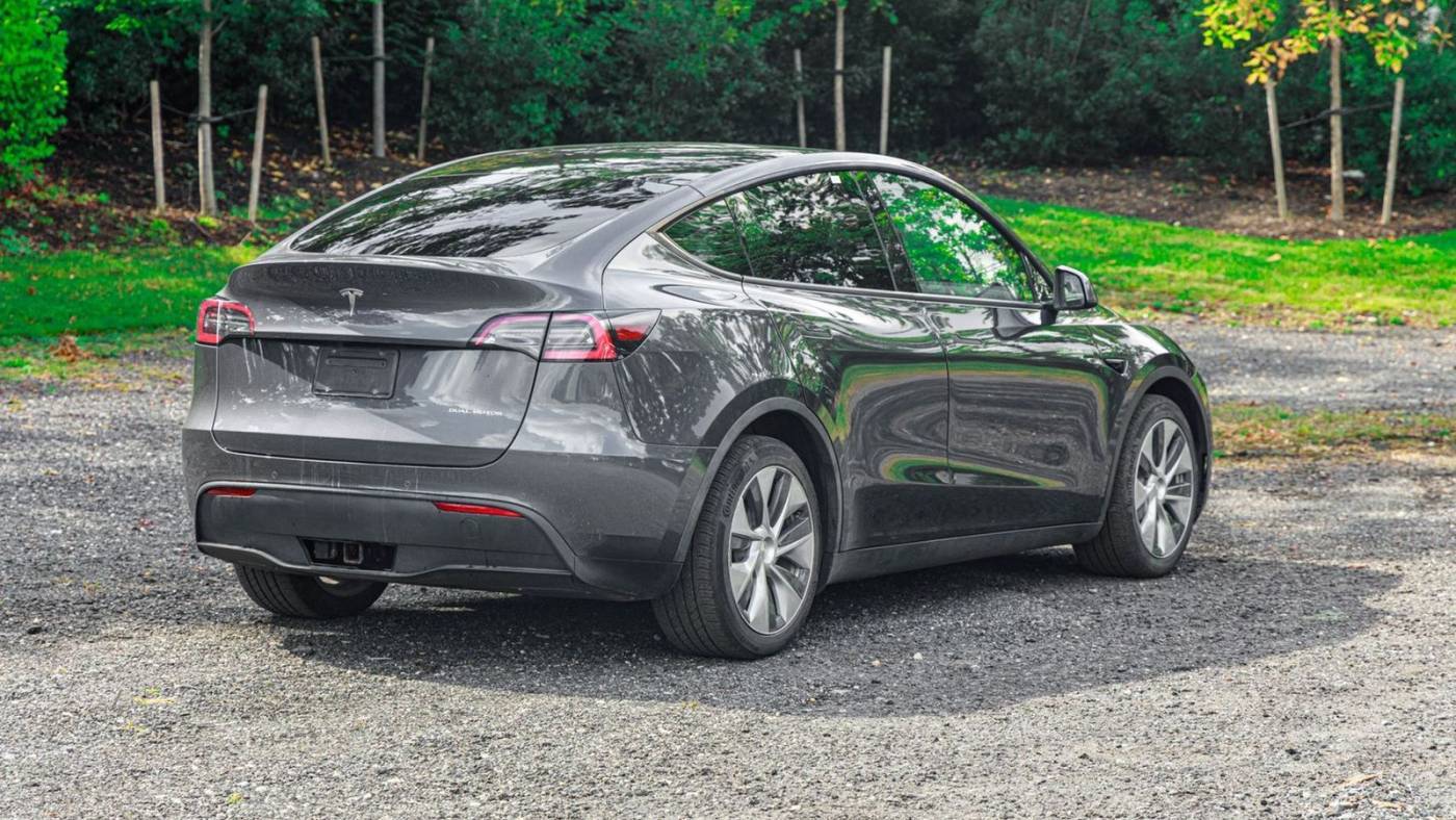2021 Tesla Model Y 5YJYGDEE2MF200511