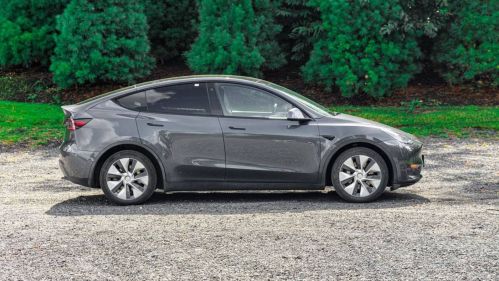 2021 Tesla Model Y 5YJYGDEE2MF200511
