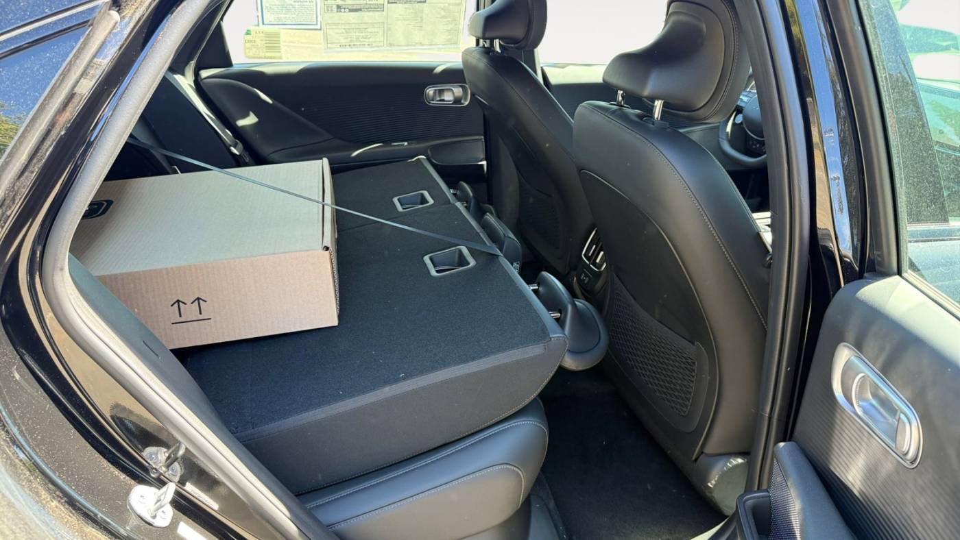 2025 Hyundai IONIQ 6 KMHM54AA9SA092087