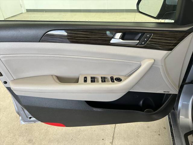 2017 Hyundai Sonata Plug-in Hybrid - Images - 13