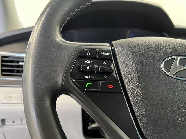 2017 Hyundai Sonata Plug-in Hybrid - Images - 18