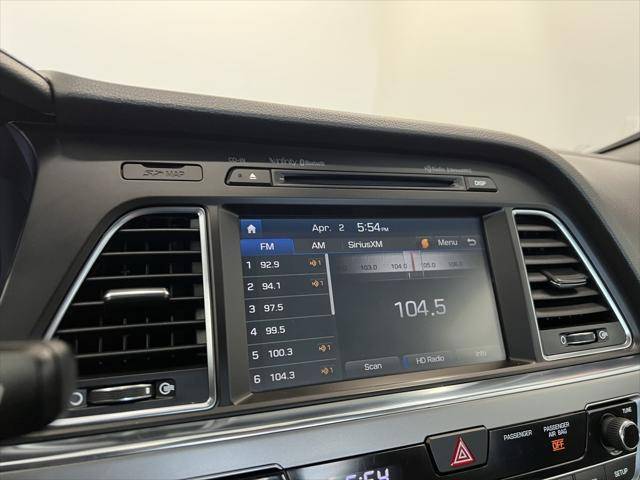 2017 Hyundai Sonata Plug-in Hybrid - Images - 21