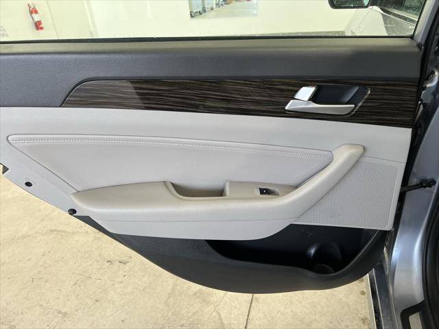 2017 Hyundai Sonata Plug-in Hybrid - Images - 31