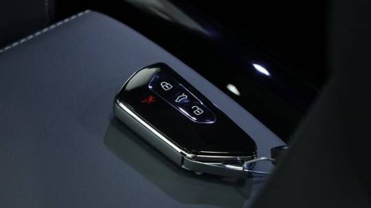 2023 Volkswagen ID.4 1V2JNPE87PC040841