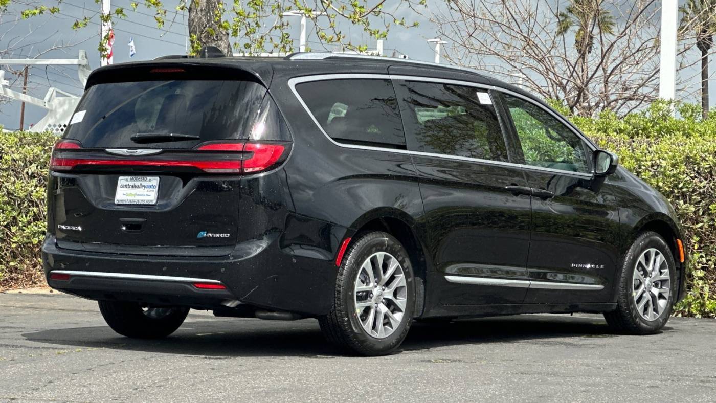 2025 Chrysler Pacifica 2C4RC1N73SR564051
