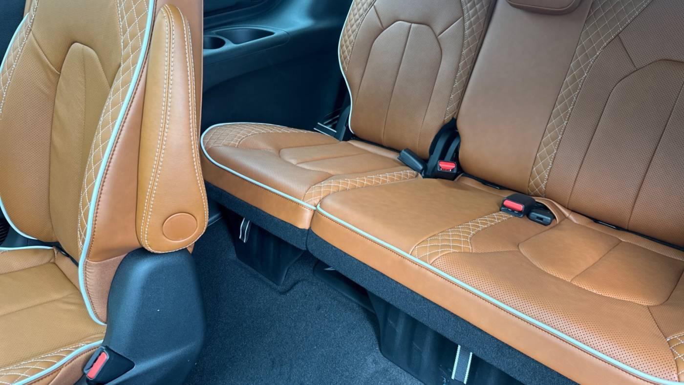 2025 Chrysler Pacifica 2C4RC1N73SR564051