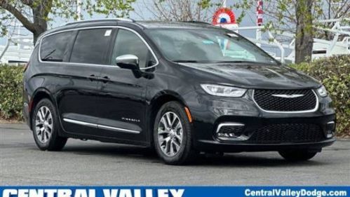 2025 Chrysler Pacifica 2C4RC1N73SR564051