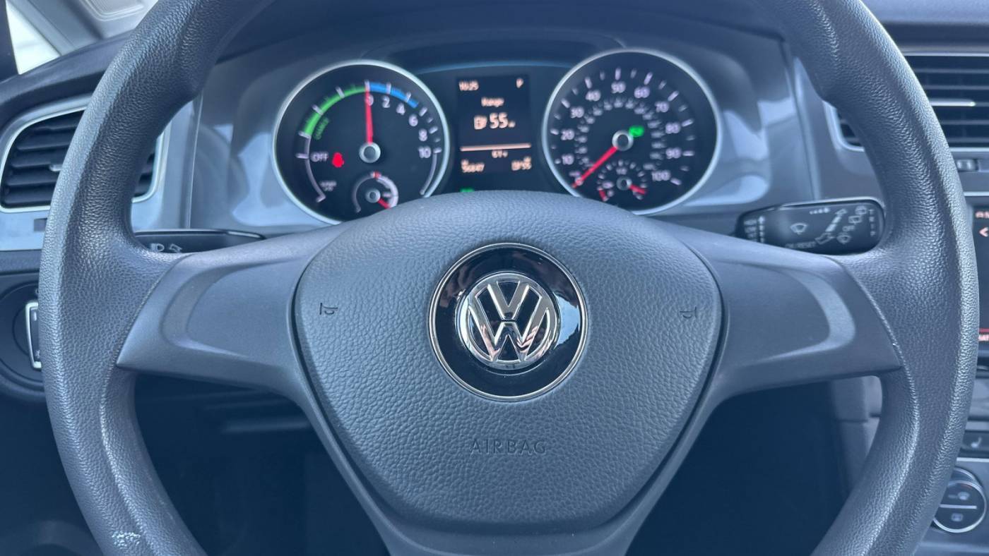 2016 Volkswagen e-Golf WVWKP7AU7GW910671