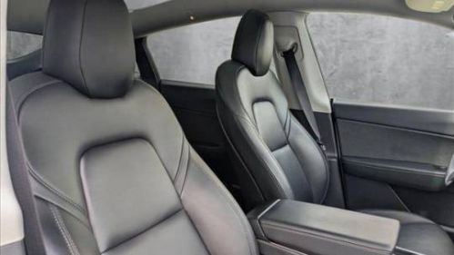 2020 Tesla Model Y 5YJYGDEE1LF010472
