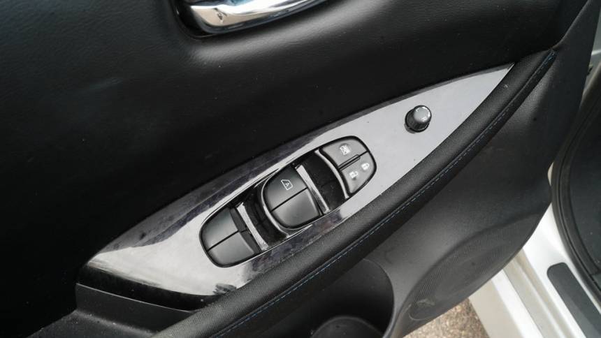 2020 Nissan LEAF - Images - 11