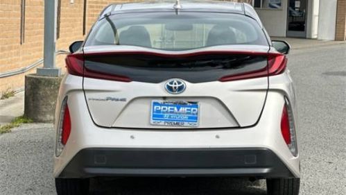 2017 Toyota Prius Prime - Images - 4