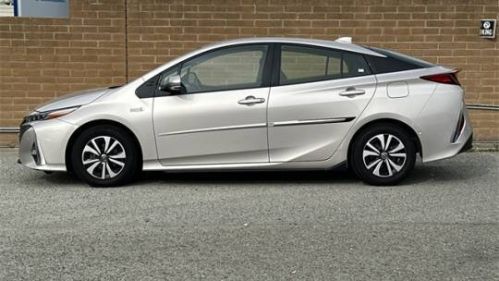 2017 Toyota Prius Prime - Images - 6
