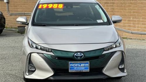 2017 Toyota Prius Prime - Images - 8