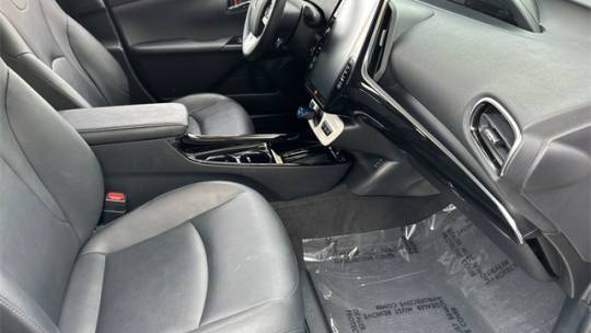 2017 Toyota Prius Prime - Images - 16