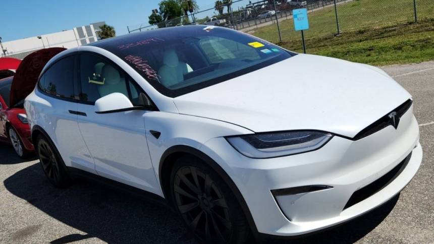 2022 Tesla Model X 7SAXCBE61NF331891